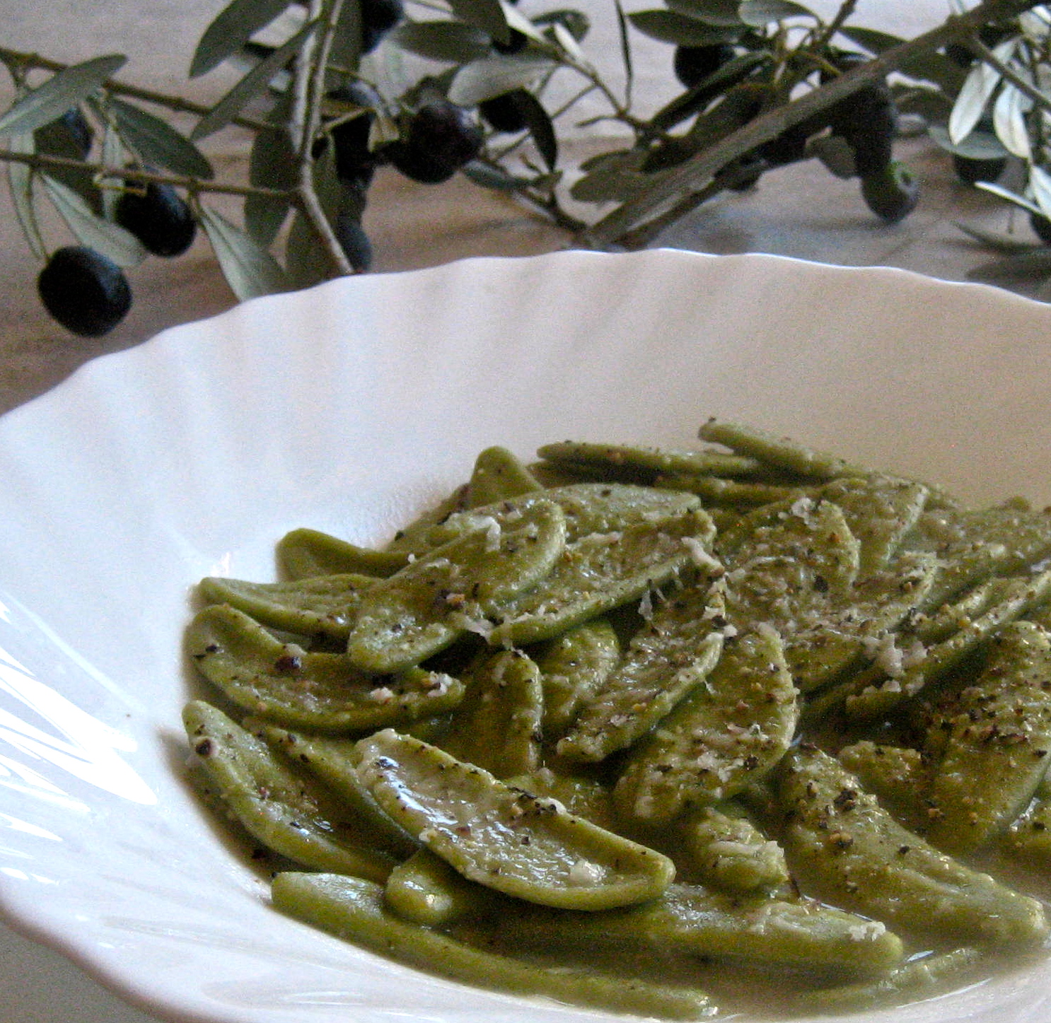 Cacio e Pepe Variation (Olive Leaves)