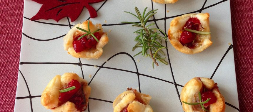 Brie Cranberry Puff Pastry Bites
